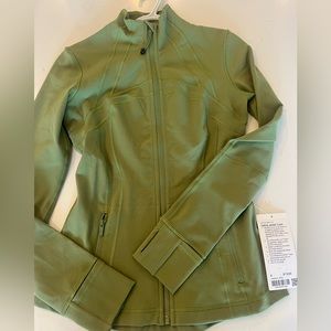 NWT a LULU LEMON jacket regular $118 excellent condition green